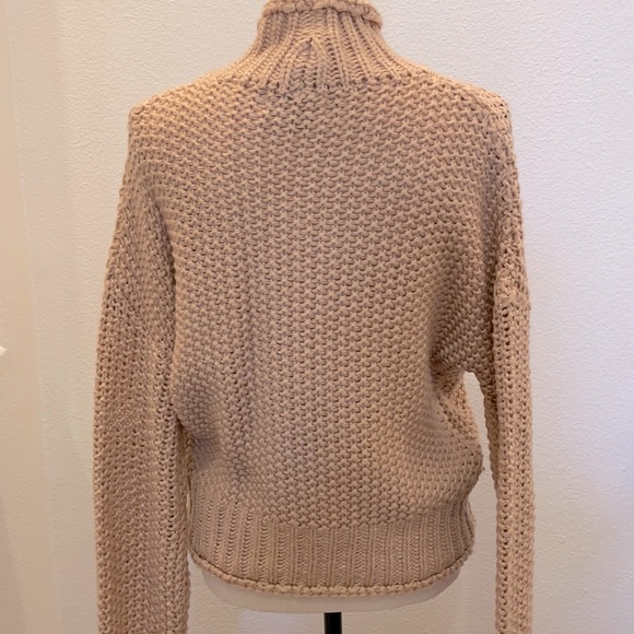 NWOT: VICI Mock-Neck Sweater - Picture 2 of 3